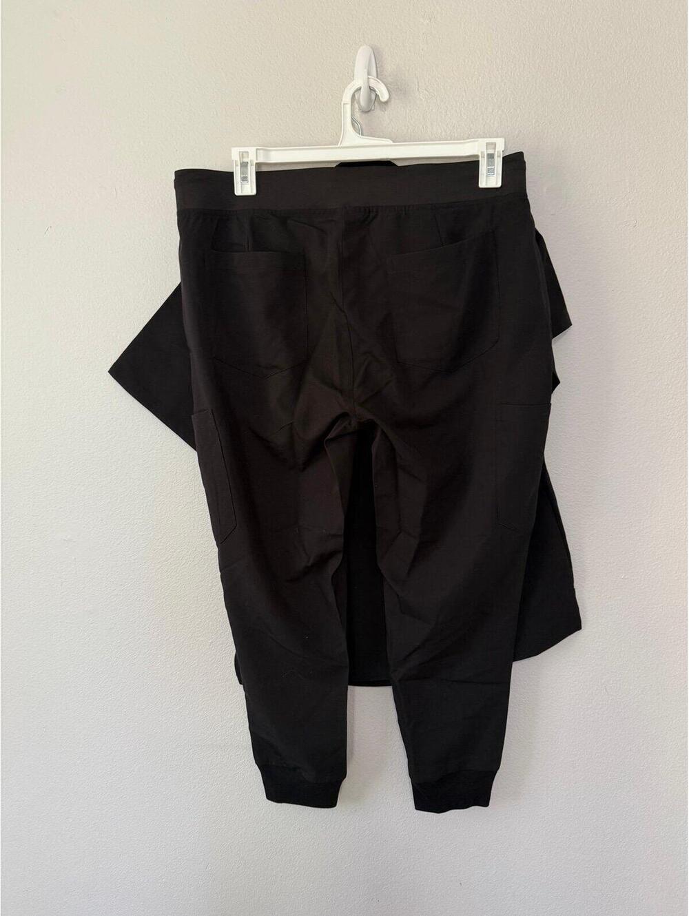 Mandala black scrub set new with tags set #2 - Picture 2 of 5